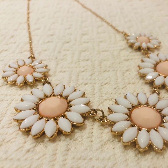 Jewelry - 5/$30 Pink & White Floral Necklace Jewelry - 5/$30 Pink & White Floral Necklace